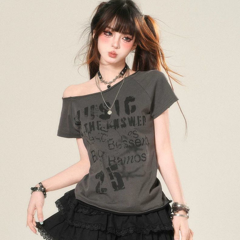 Slant Shoulder Short-sleeved T-shirt
